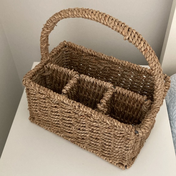 Woven Basket with Handle - Picture 4 of 5